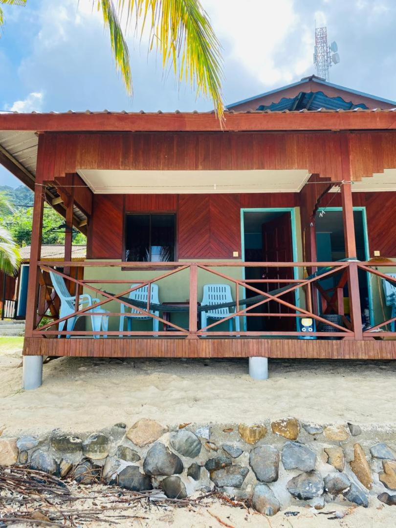 Ella'S Place Salang Tioman Kampong Ayer Batang Kültér fotó