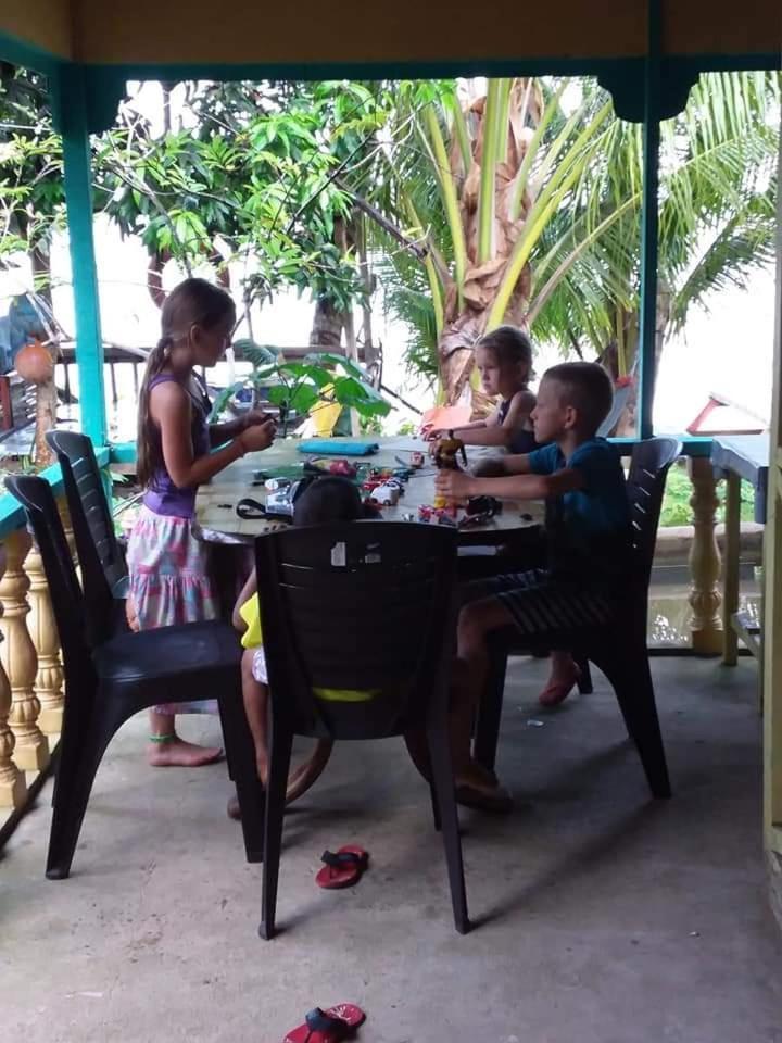 Ella'S Place Salang Tioman Kampong Ayer Batang Kültér fotó