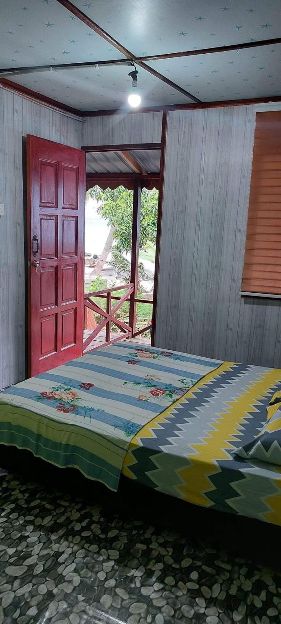 Ella'S Place Salang Tioman Kampong Ayer Batang Kültér fotó