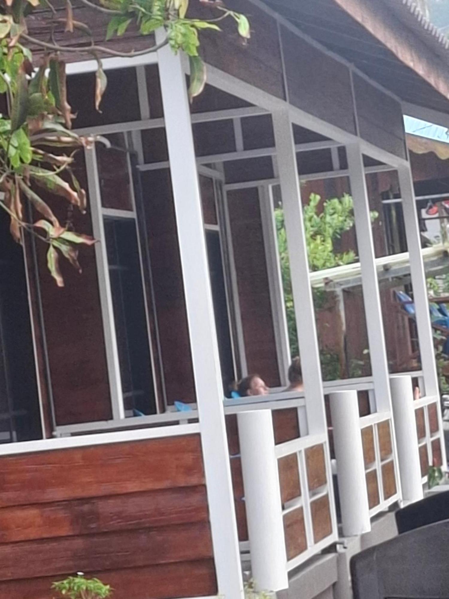 Ella'S Place Salang Tioman Kampong Ayer Batang Kültér fotó