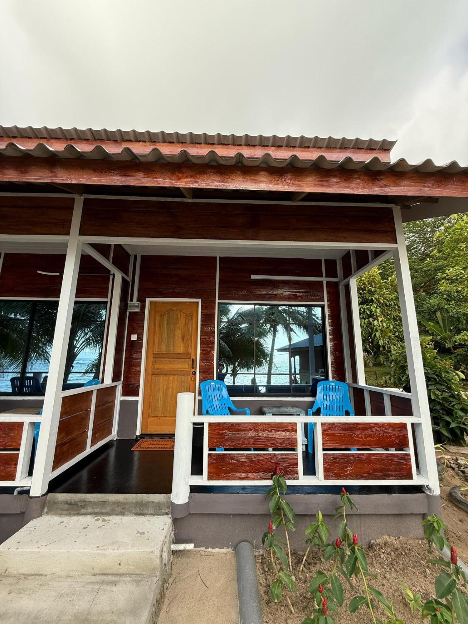 Ella'S Place Salang Tioman Kampong Ayer Batang Kültér fotó
