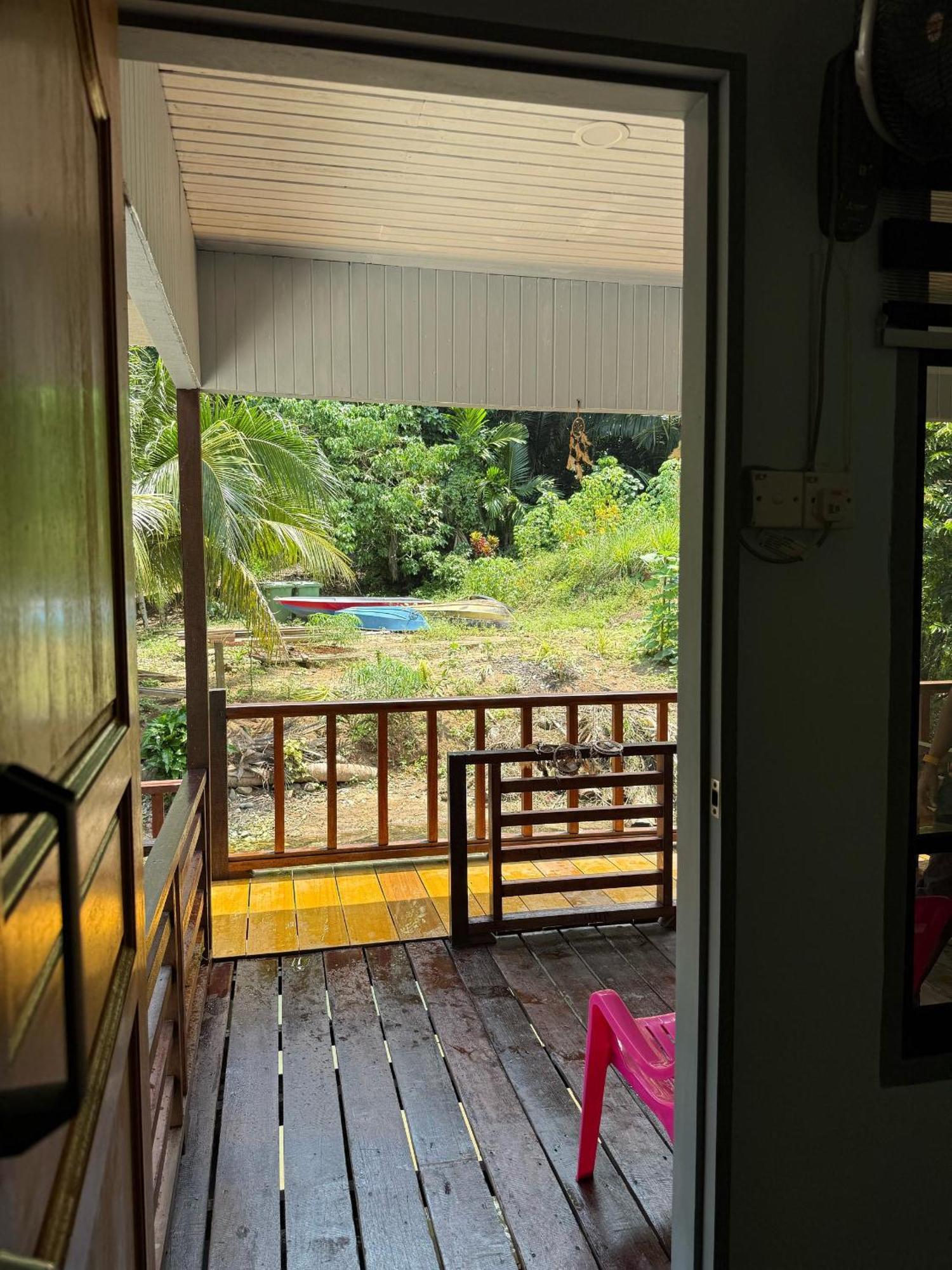 Ella'S Place Salang Tioman Kampong Ayer Batang Kültér fotó